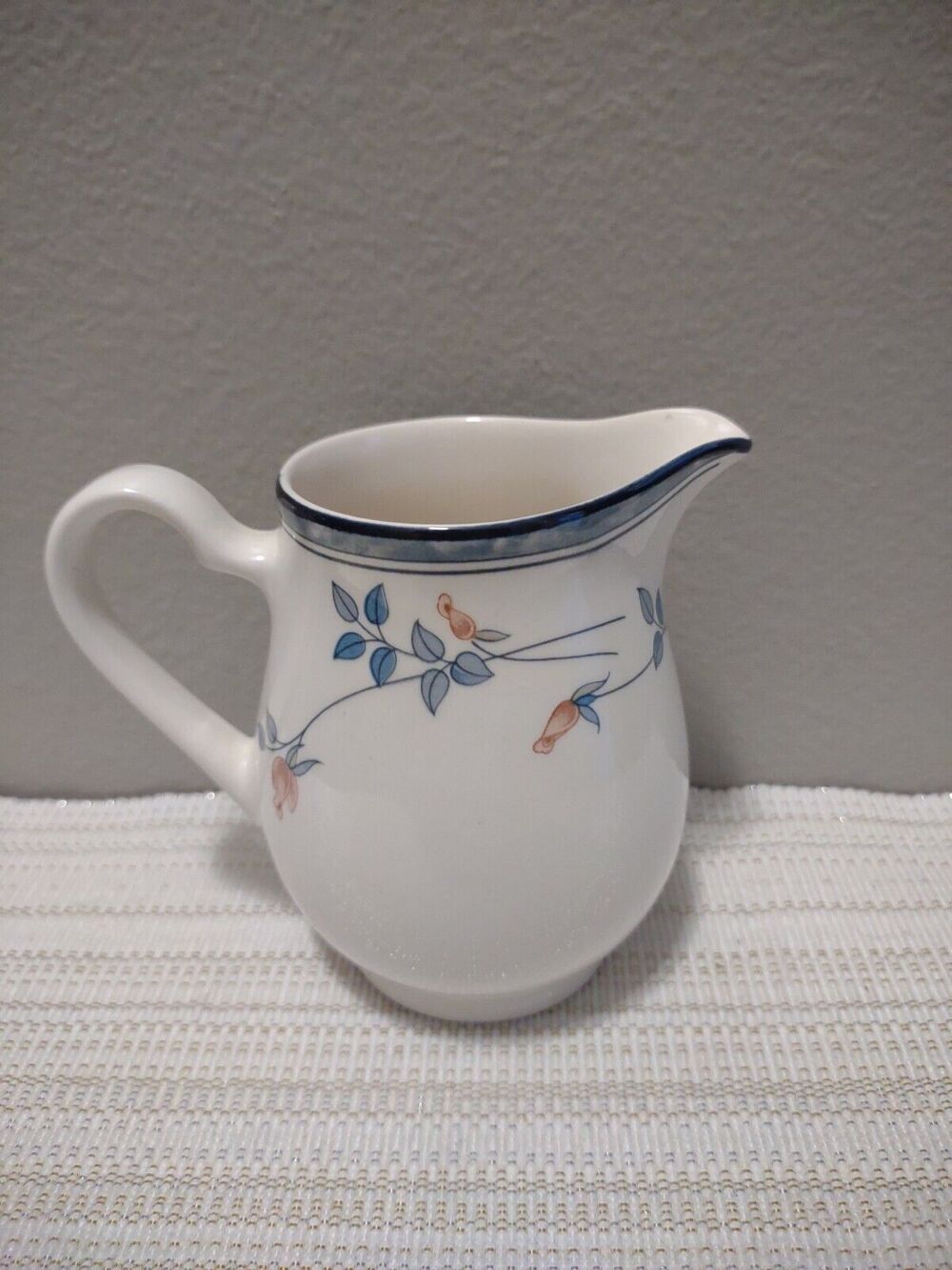 Noritake Keltcraft EASTFAIR Ireland 9171 Blue Trim Stoneware Creamer Pourer